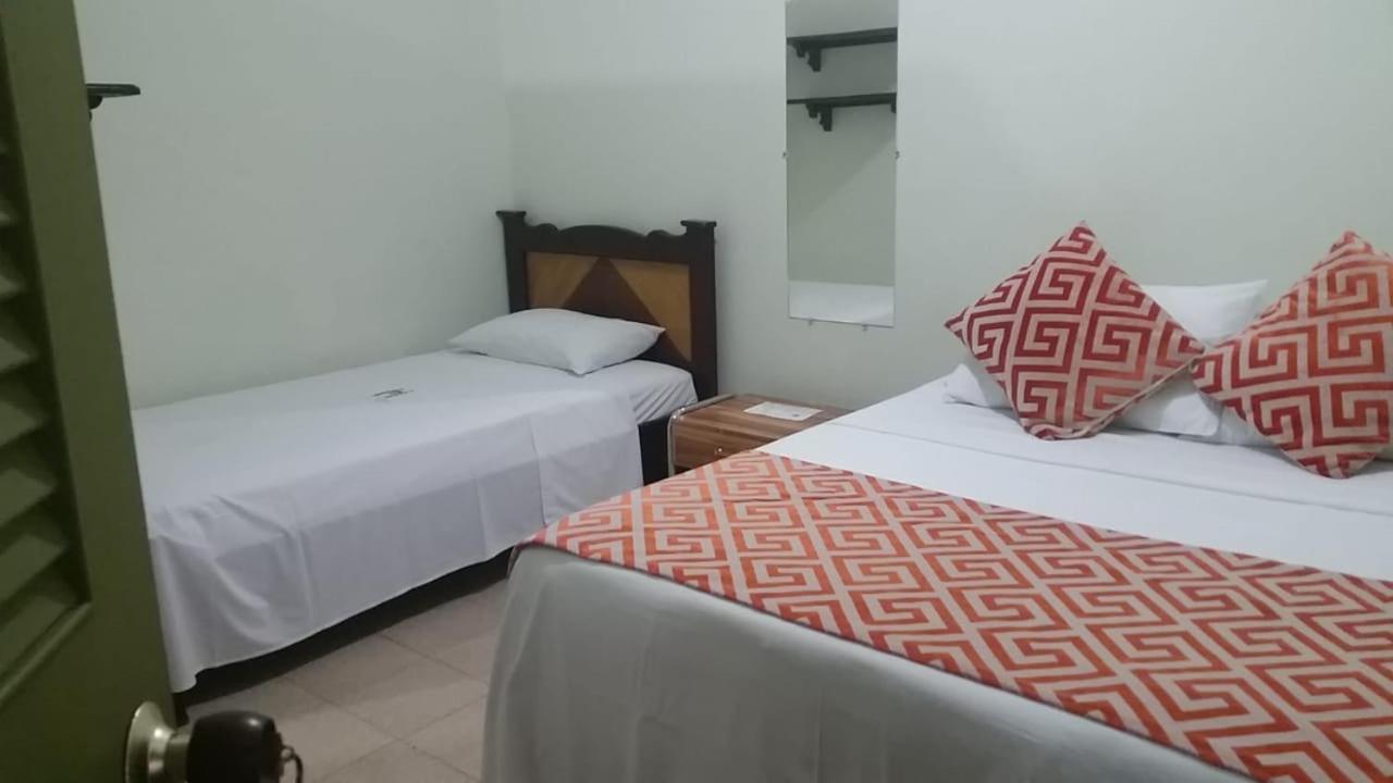 Hosteria De La Plaza Menor Santa Fe de Antioquia Eksteriør billede
