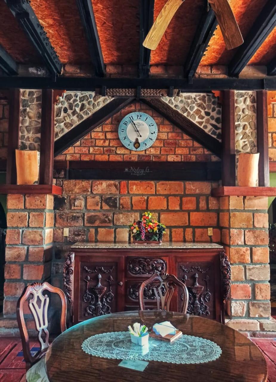 Hosteria De La Plaza Menor Santa Fe de Antioquia Eksteriør billede