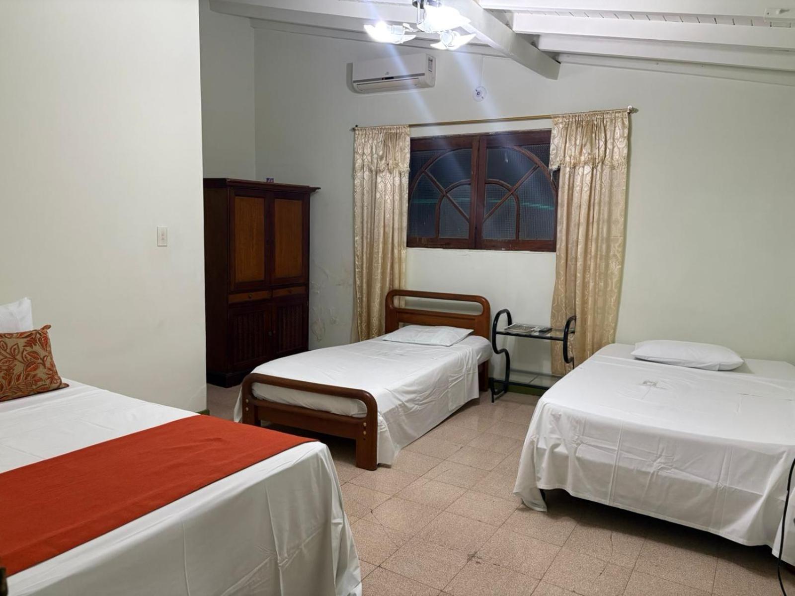 Hosteria De La Plaza Menor Santa Fe de Antioquia Eksteriør billede